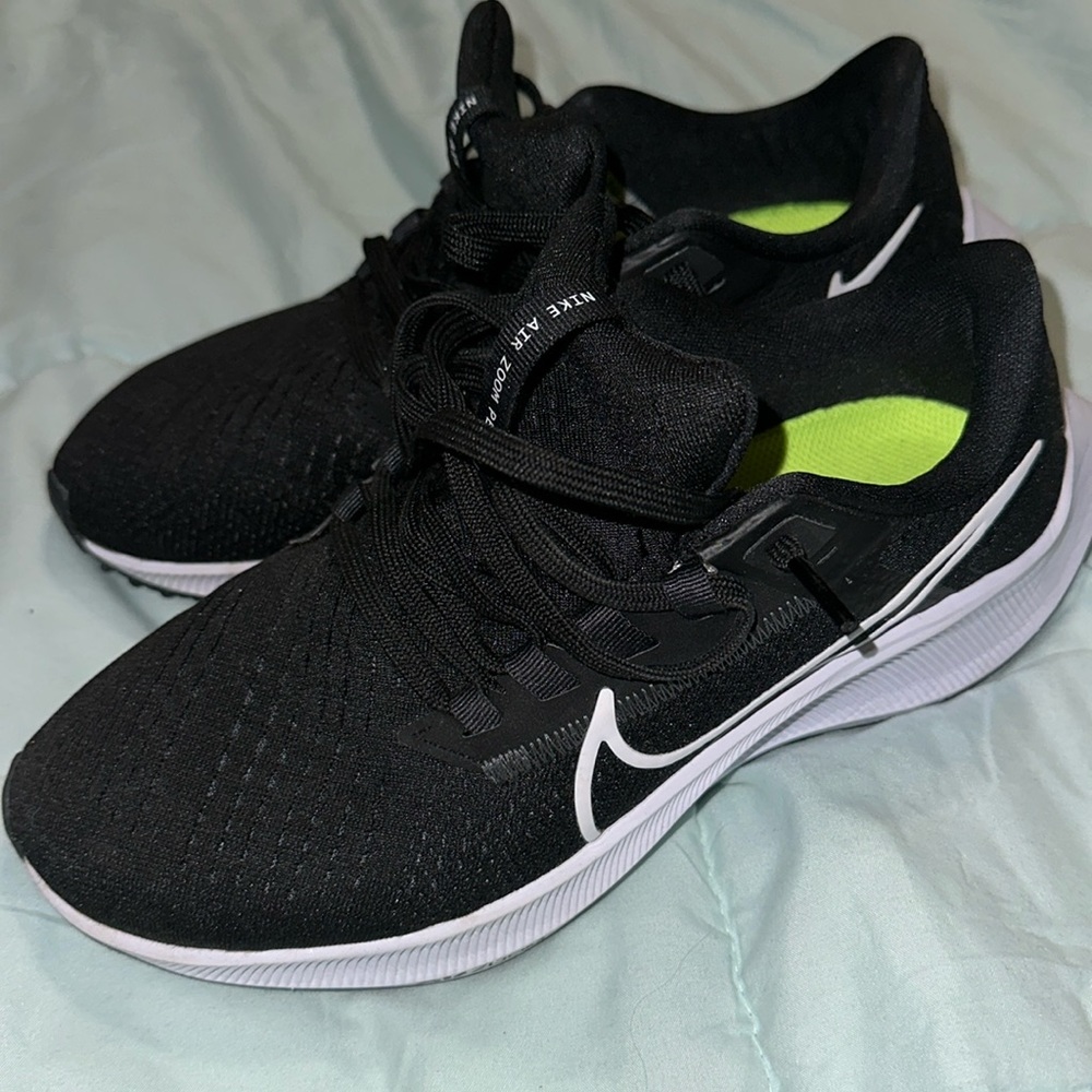 EUC Women’s Nike Pegasus 38 Size 6.5